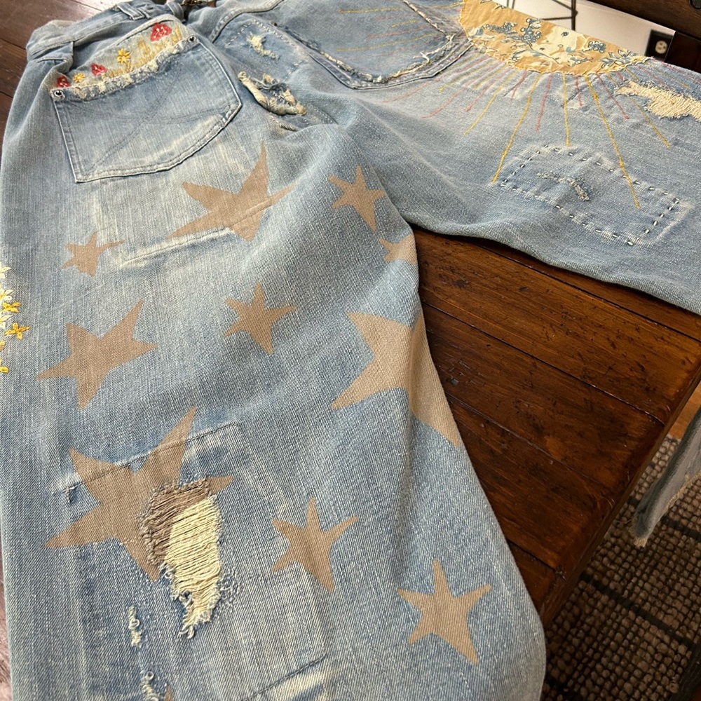 Magnolia Pearl Blue Jeans with Colorful Embroidery - Picture 2 of 2